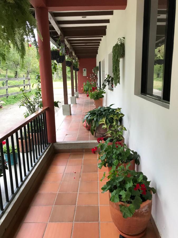 莫尼基拉 Posada Del Camino Real旅馆 外观 照片